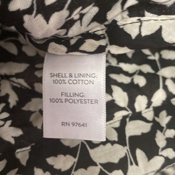 J. Jill Black White Garden Quilted Button Up Long Sleeve Barn Jacket Size Large - Picture 7 of 9